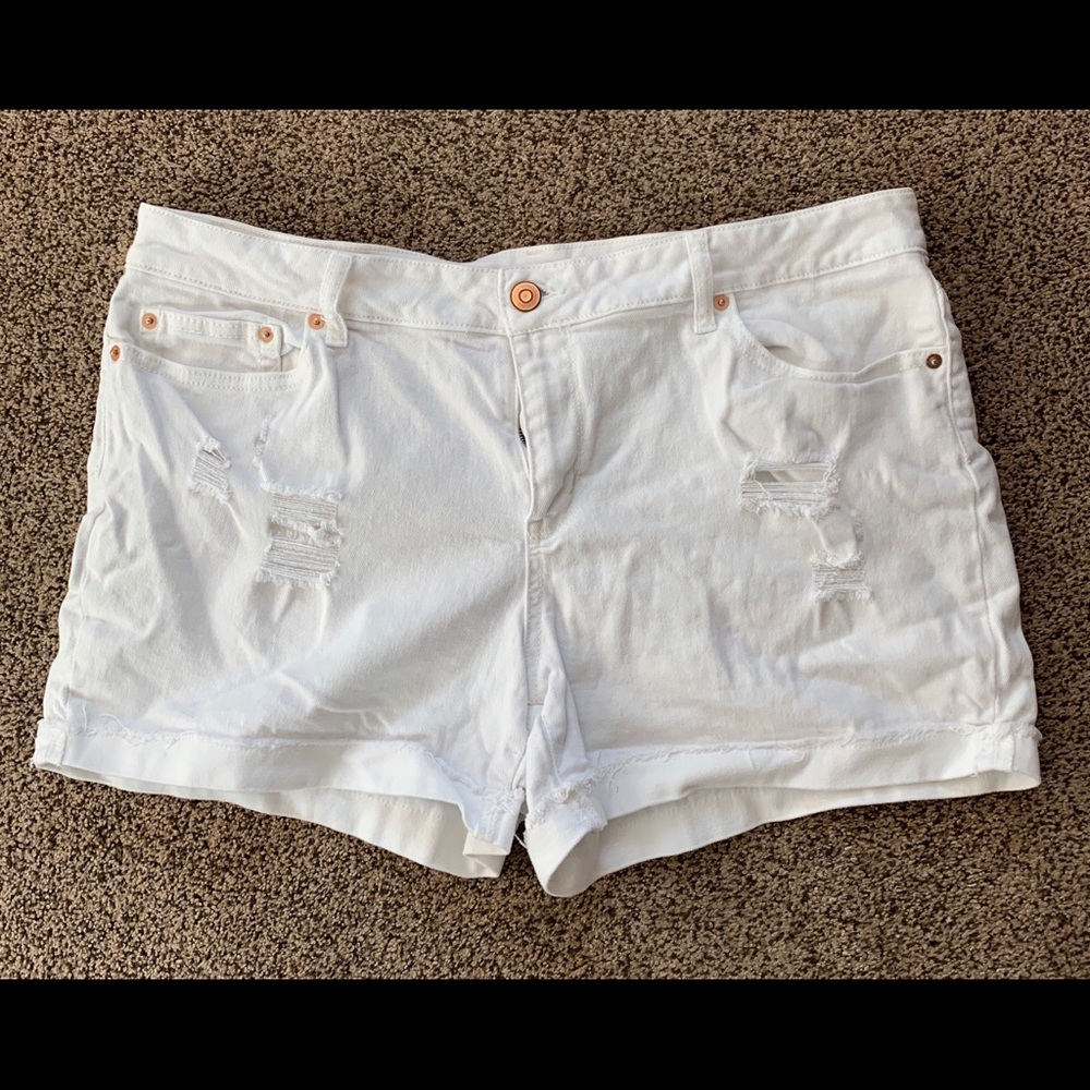White distressed shorts